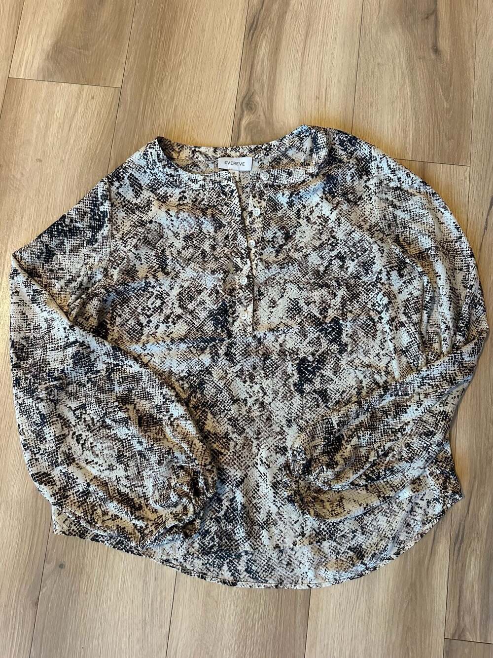 Evereve Snakeskin Print Henley Blouse Size M